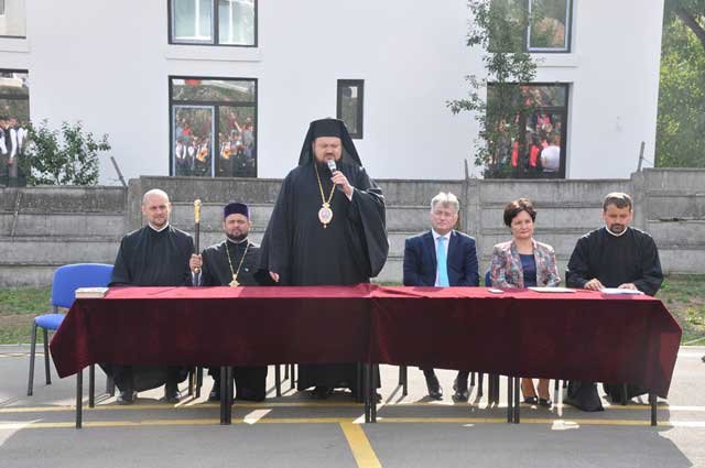 Festivități la începutul noului an școlar 125995