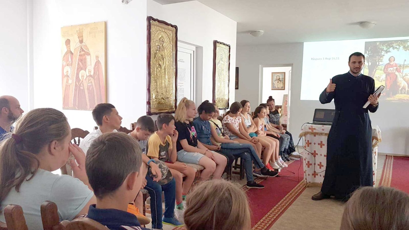 Activități în parohii și tabere pentru copii și tinerii din Protopopiatul Huedin 126066