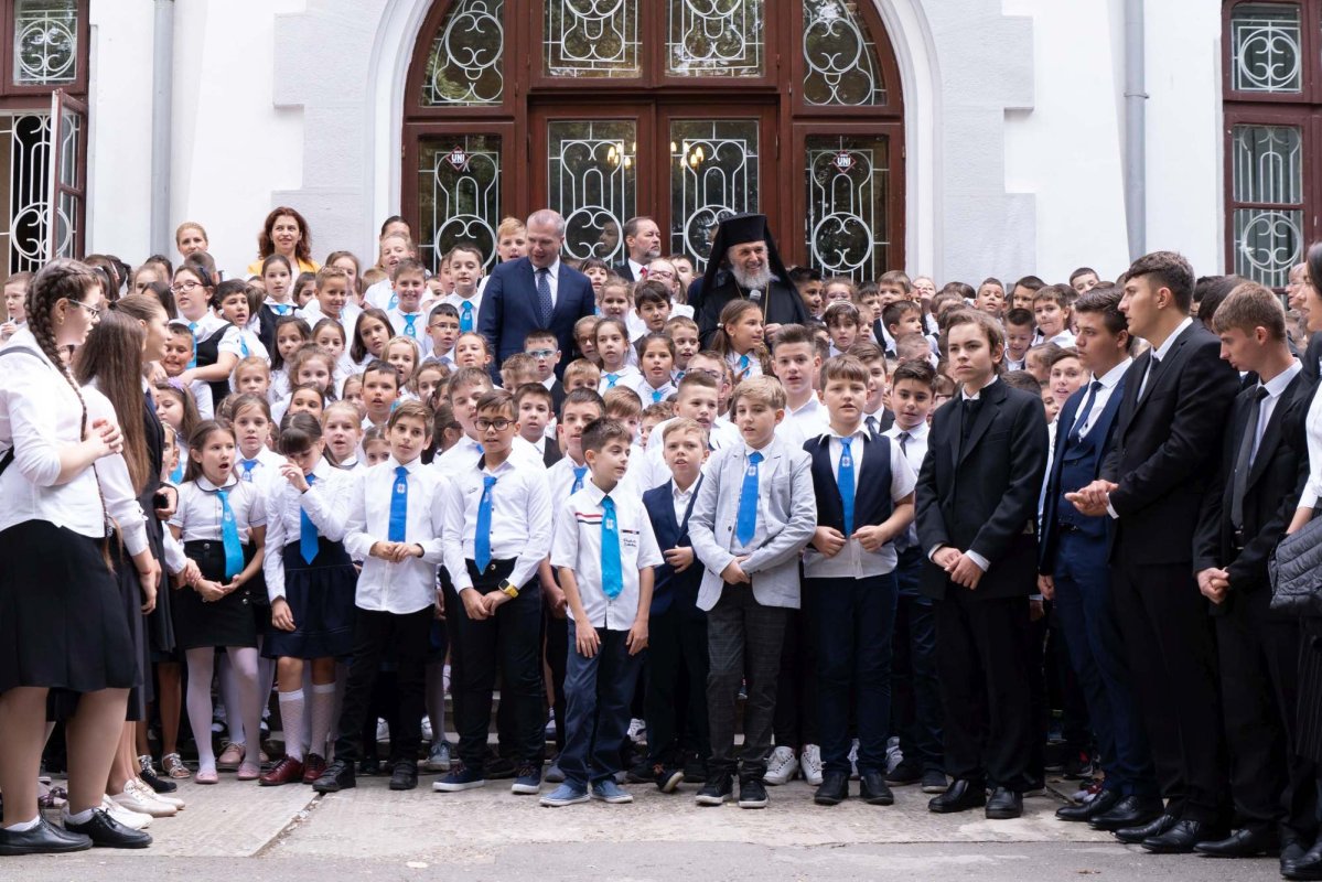 Început de an școlar în Arhiepiscopia Dunării de Jos 126020