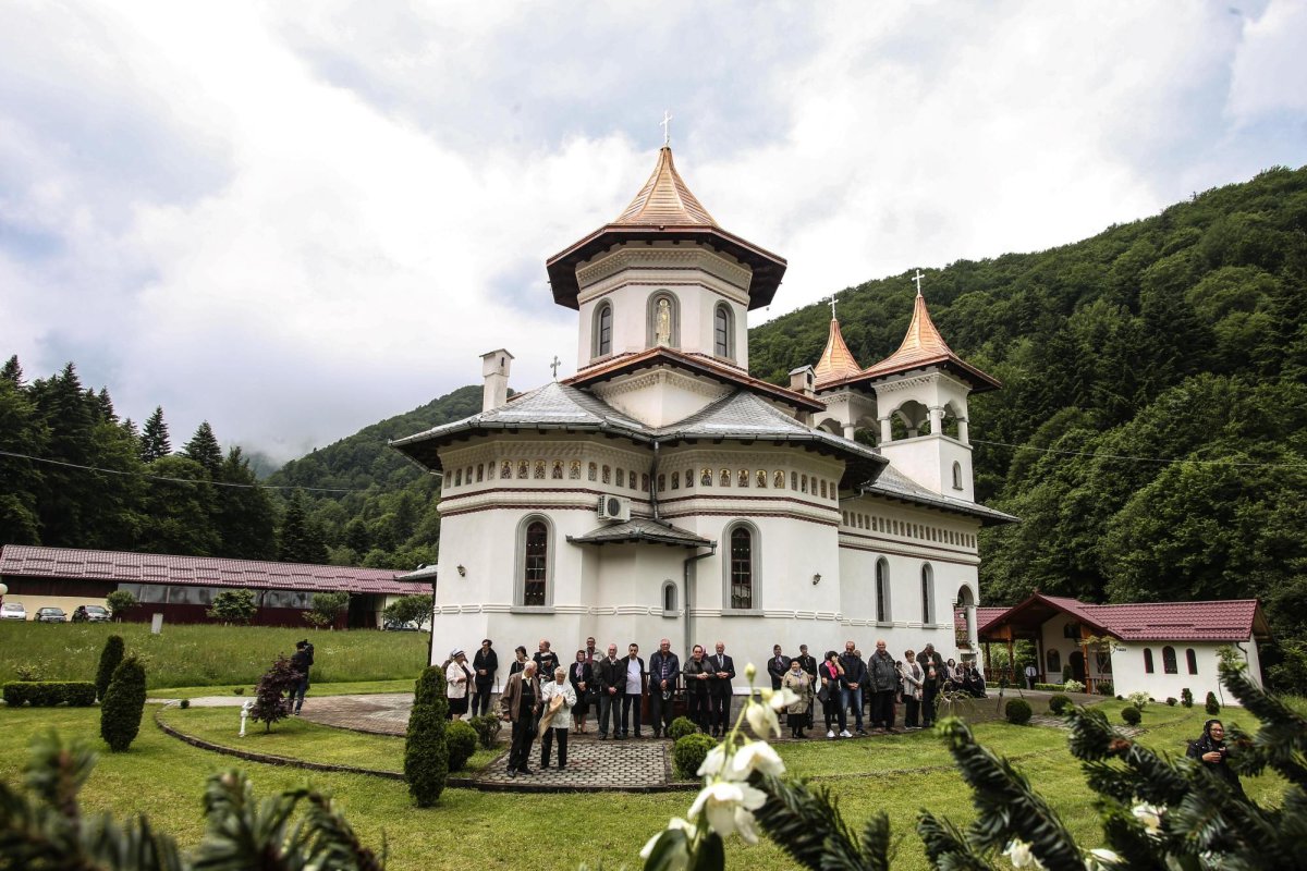 Mănăstirea Berivoi, binecuvântare pentru Țara Făgărașului 126099