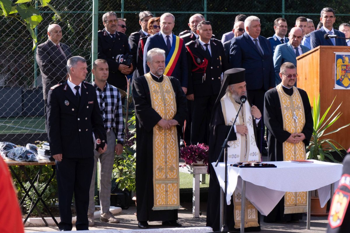 Zi de sărbătoare pentru pompierii gălățeni 126211