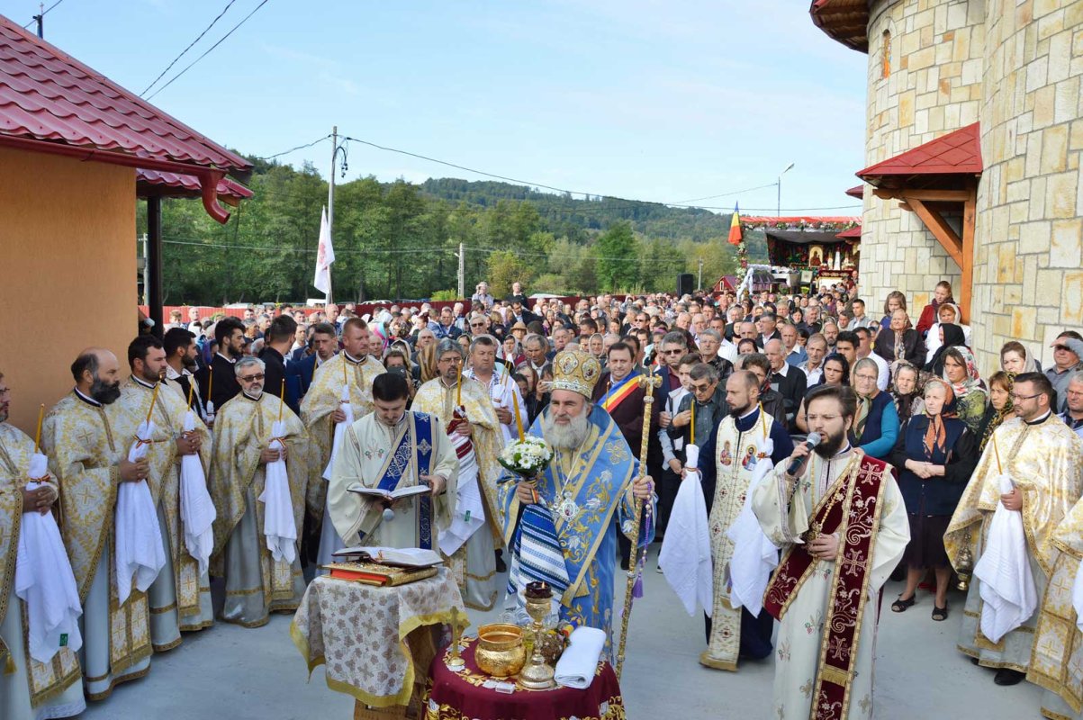 Binecuvântări arhiereşti în două eparhii ale Moldovei 126580