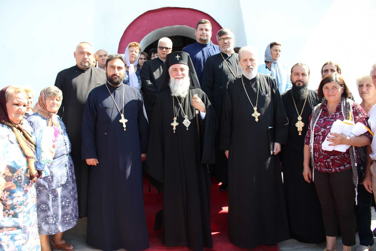 Credincioşii olteni, sub binecuvântarea Sfintei Cruci 126545