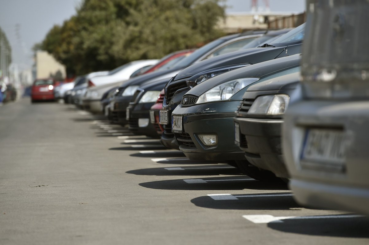 Piaţa asigurărilor, dominată de cele auto 126482