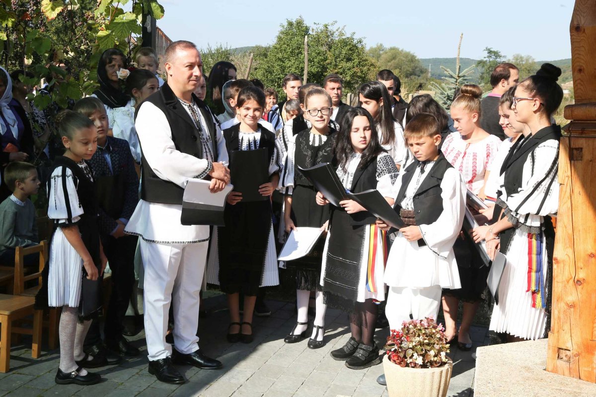 Slujiri arhiereşti în Duminica de după praznicul Înălțării Sfintei Cruci 126557