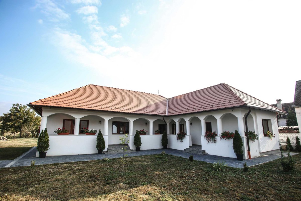 Slujiri arhiereşti în Duminica de după praznicul Înălțării Sfintei Cruci 126561