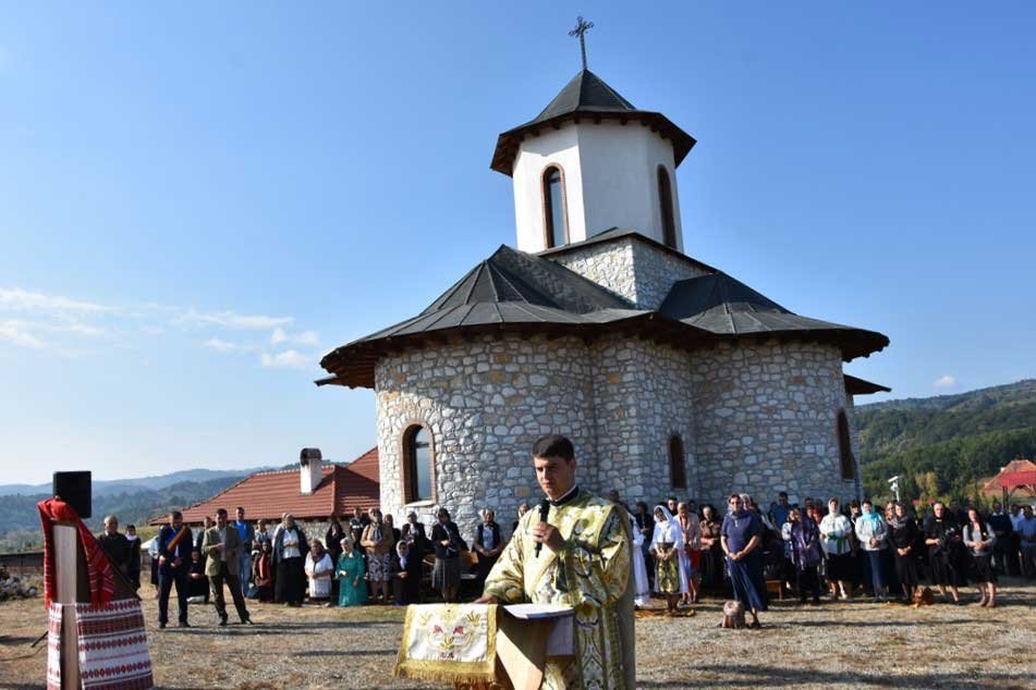 Slujiri arhiereşti în Duminica de după praznicul Înălțării Sfintei Cruci 126567