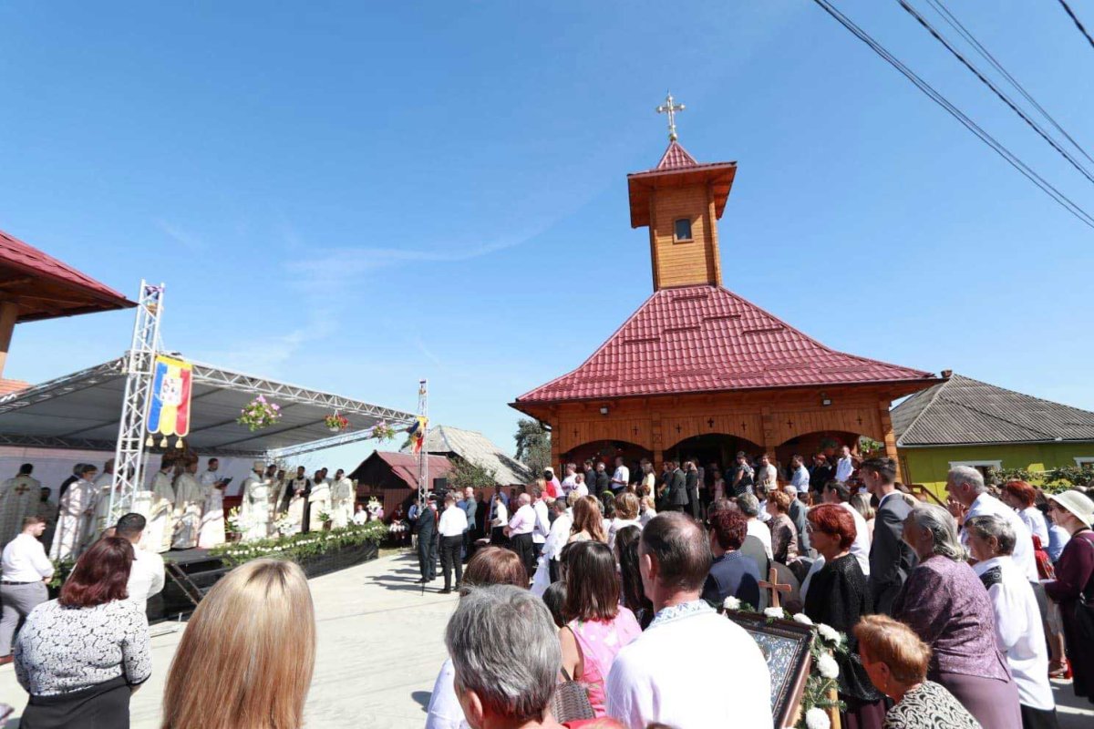 Slujiri arhiereşti în Duminica de după praznicul Înălțării Sfintei Cruci 126569