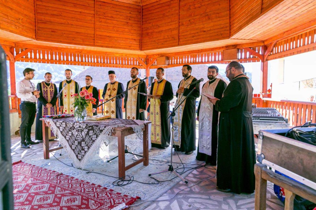 Satul românesc, omagiat la Zlatna de tinerii din Protopopiatul Alba Iulia 126675