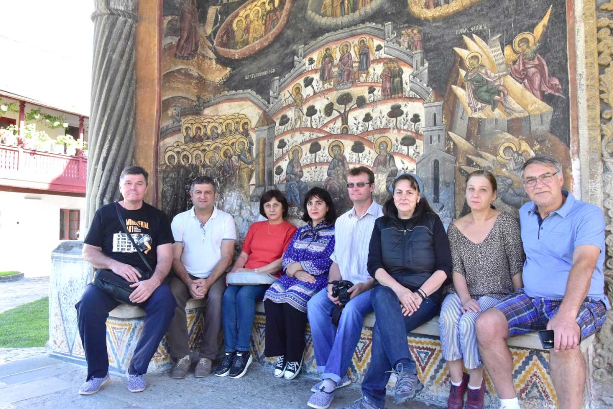 Tabără pentru artişti, la Mănăstirea Cozia 126663