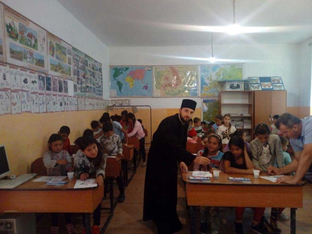 „Şcoala din biserică” în filia Poiana Negustorului 126864