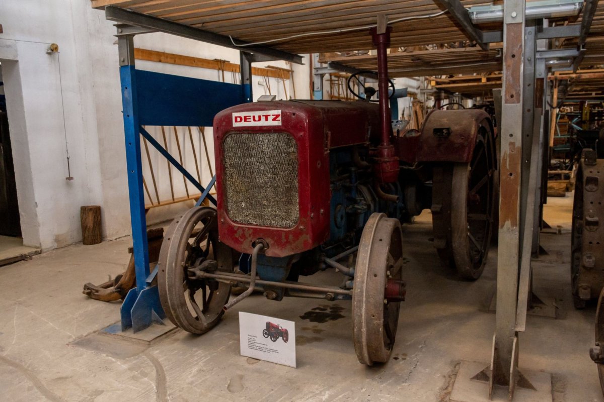 O istorie spusă prin unelte și mașini agricole 126874