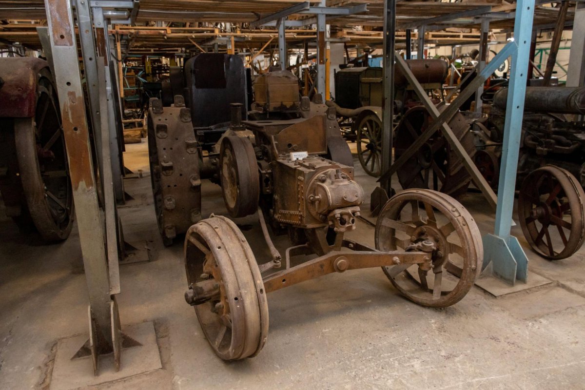 O istorie spusă prin unelte și mașini agricole 126880