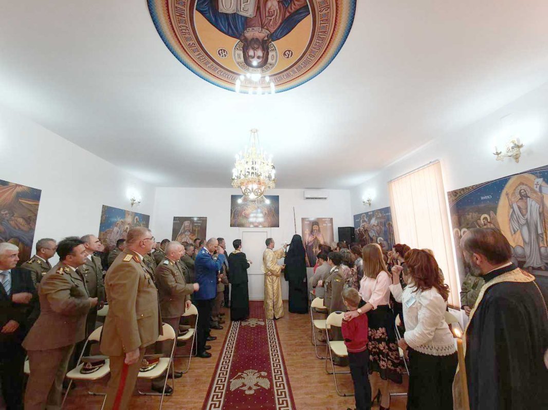 Slujbă de binecuvântare a paraclisului din incinta Unităţii Militare 02213 Sebeş, judeţul Alba 126922