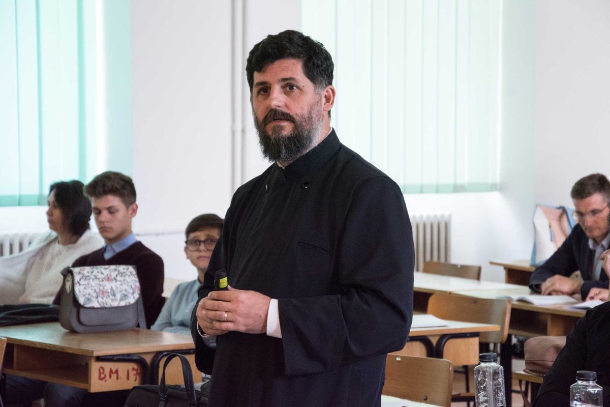 Trei noi doctori în Teologie, apreciaţi de membrii comisiei la Iaşi 126936