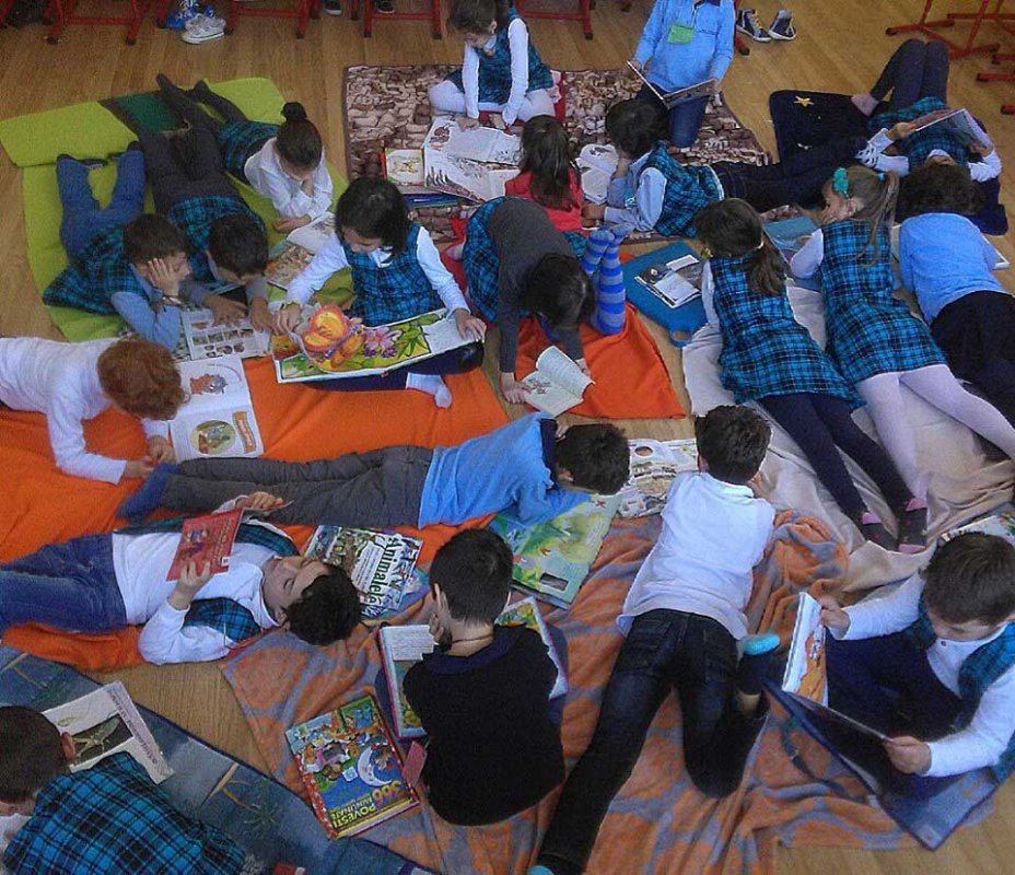 Profesorii luminaţi nasc umanitatea educată 126426