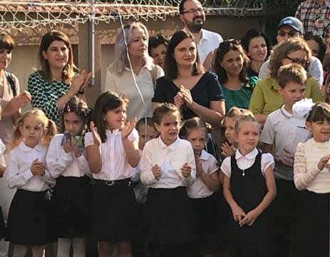 Profesorii luminaţi nasc umanitatea educată 126433