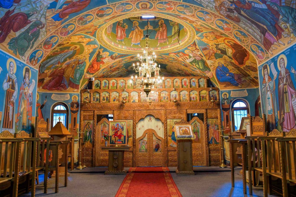 Casa lui Dumnezeu din arcada muntelui 127109