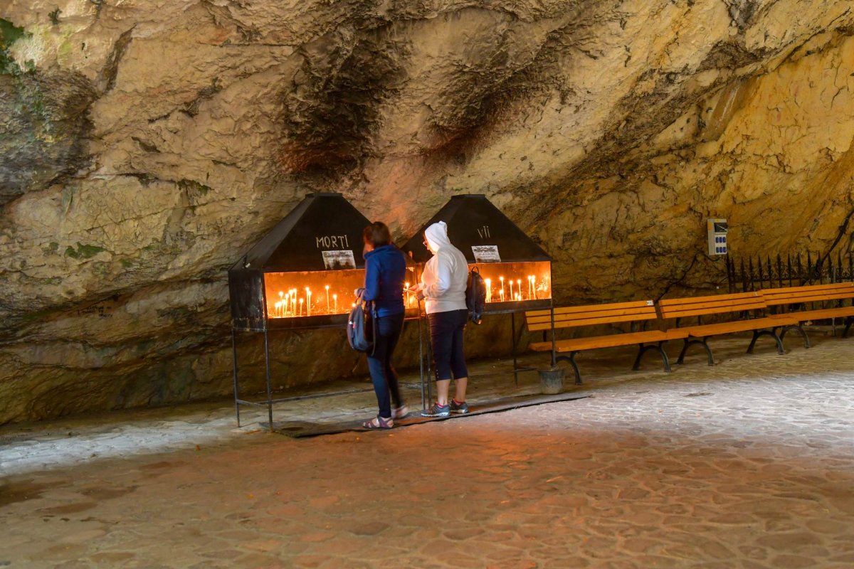 Casa lui Dumnezeu din arcada muntelui 127120