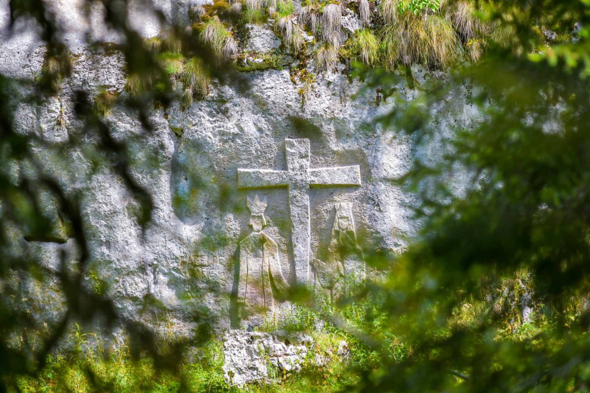 Casa lui Dumnezeu din arcada muntelui 127141