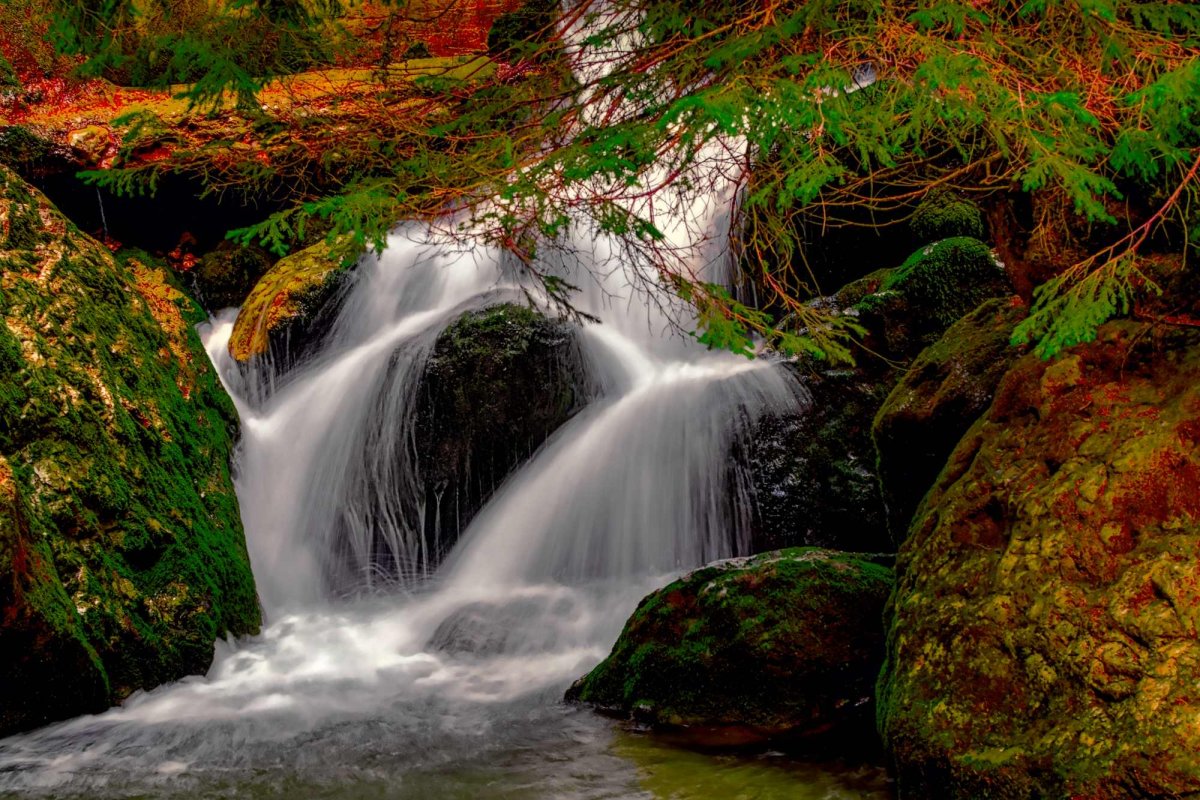 Casa lui Dumnezeu din arcada muntelui 127142