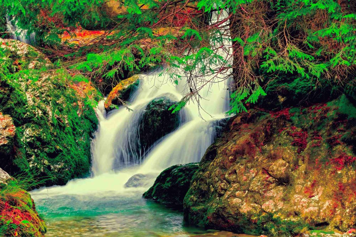 Casa lui Dumnezeu din arcada muntelui 127144