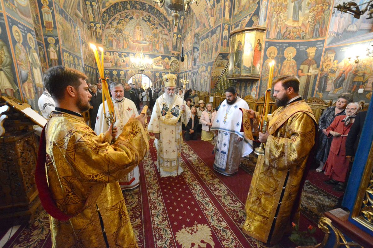 Doi arhierei ai Bisericilor Cretei şi Antiohiei au slujit în cetatea Iaşilor 127037