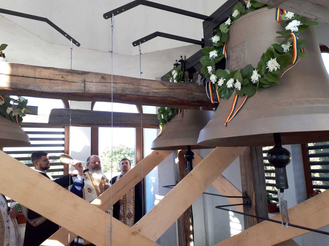 Binecuvântări arhiereşti în două eparhii ale Moldovei 127283