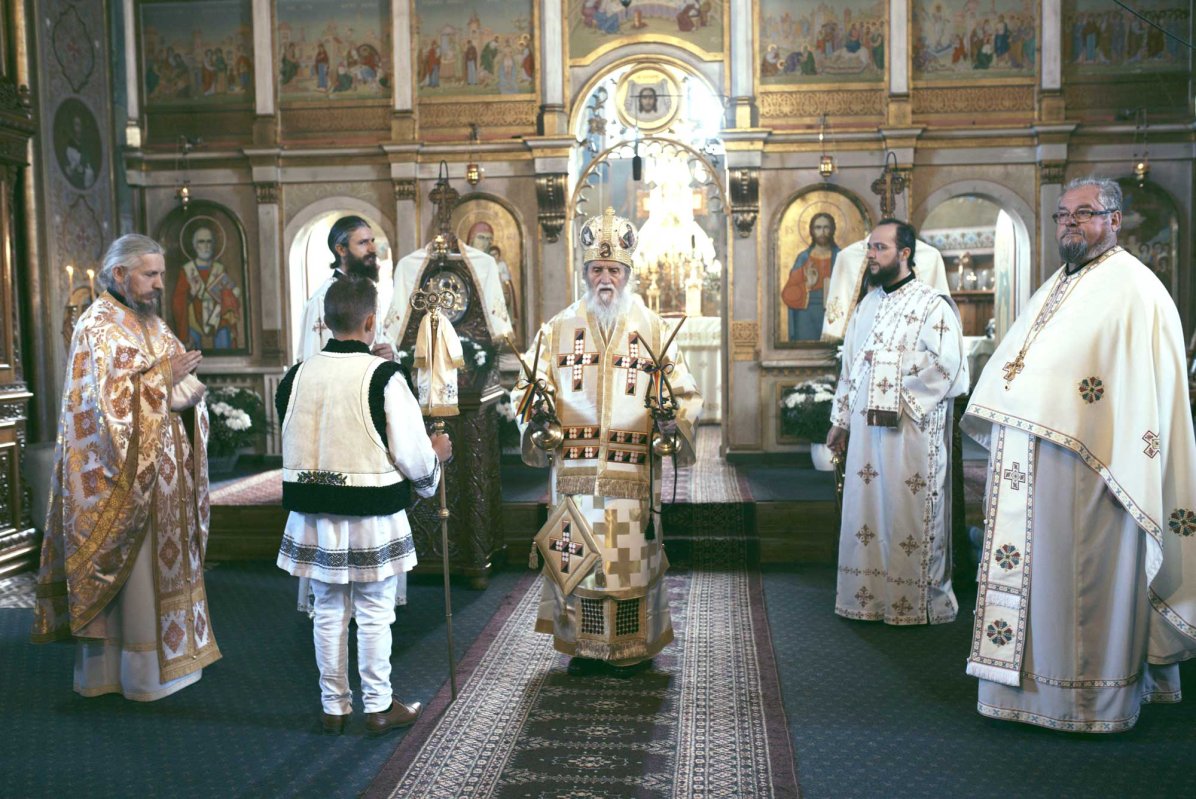 Bucurie duhovnicească în straie tradiţionale, în Parohia Straja 1 127287