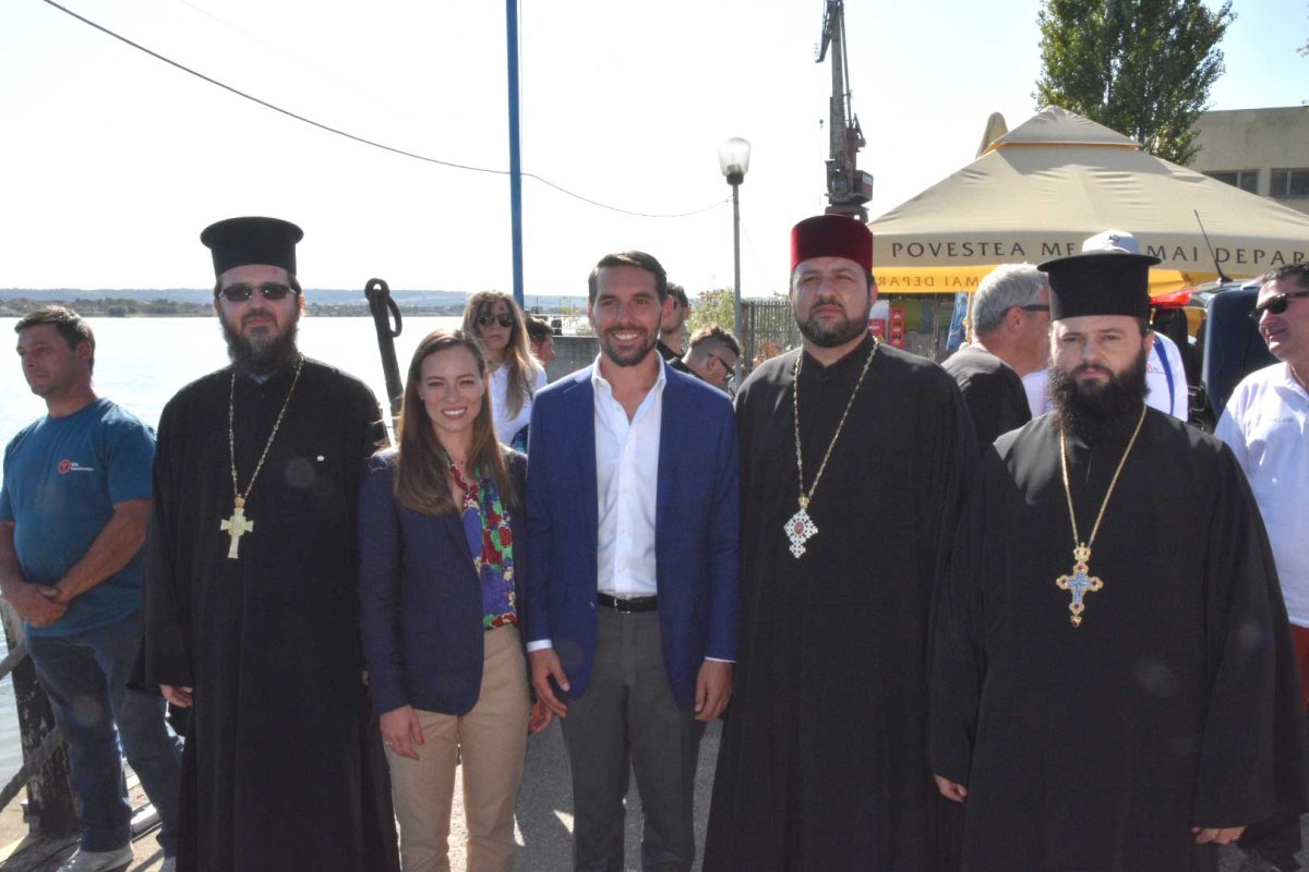 Sfinte Liturghii arhiereşti pentru credincioşii olteni 127253