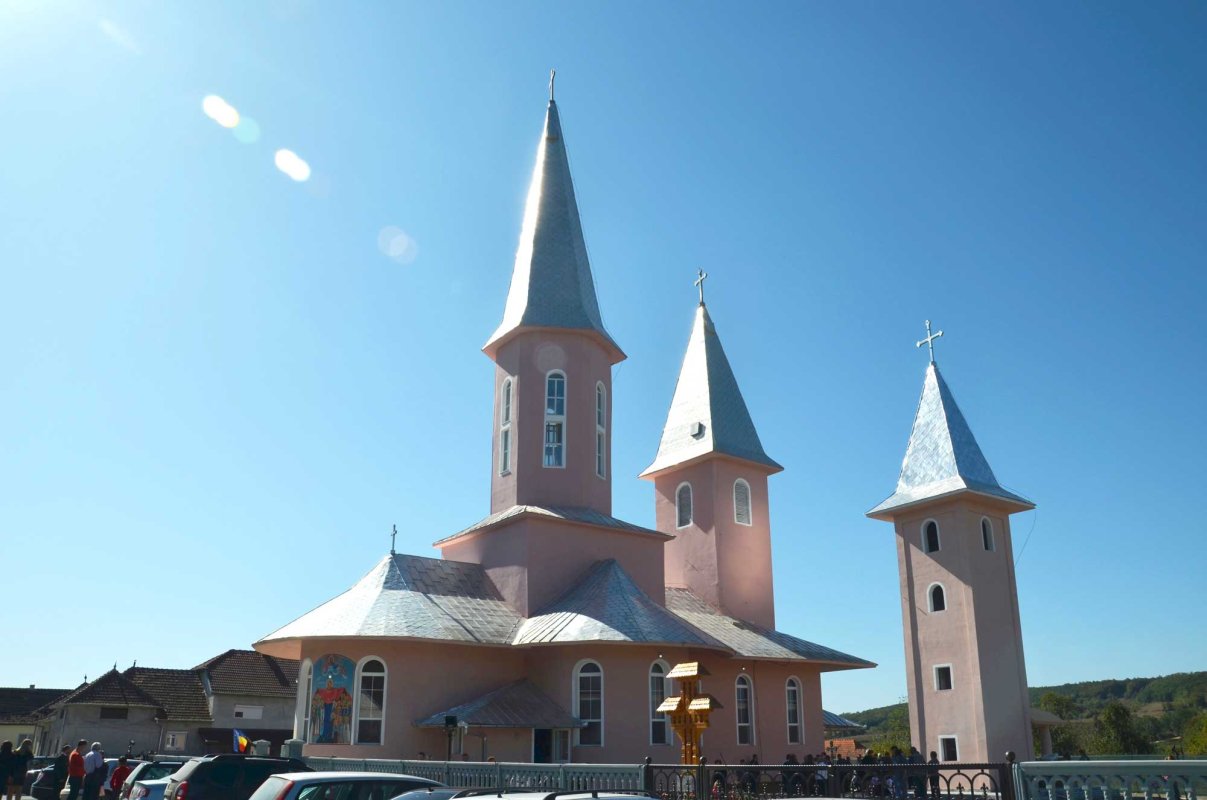 Slujiri arhiereşti în Duminica a 18-a după Rusalii 127264