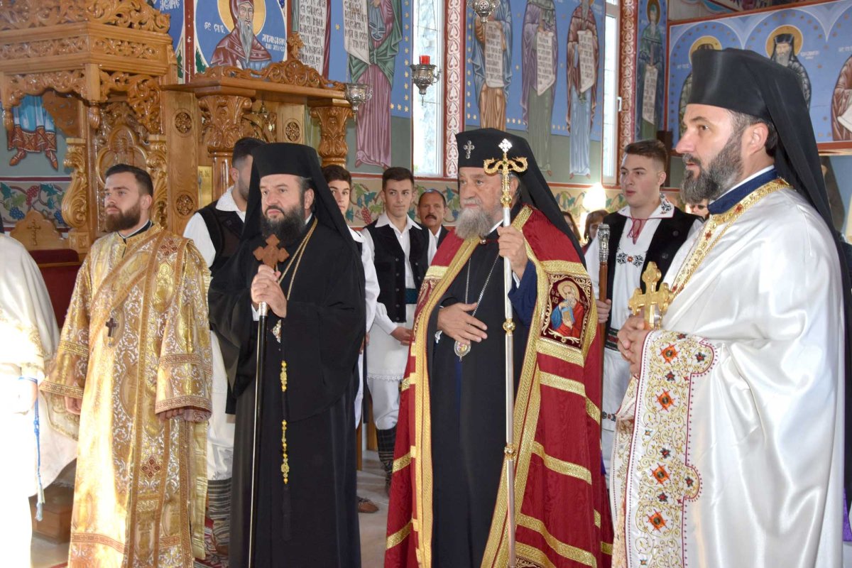 Slujiri arhiereşti în Duminica a 18-a după Rusalii 127269