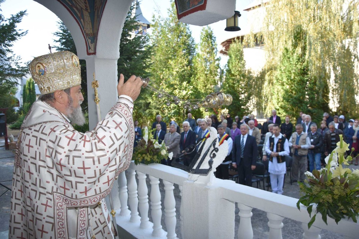 Slujiri arhiereşti în Duminica a 18-a după Rusalii 127270