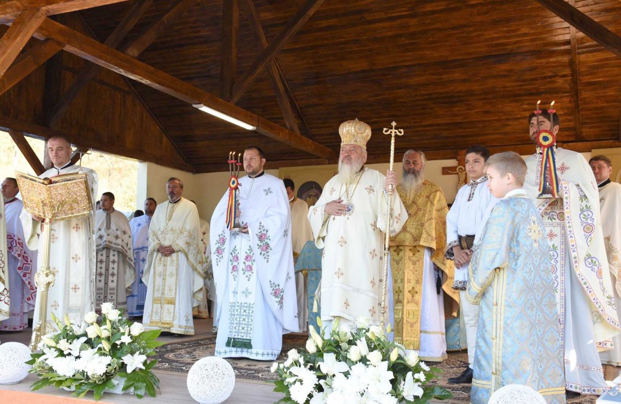 Slujiri arhiereşti în Duminica a 18-a după Rusalii 127272