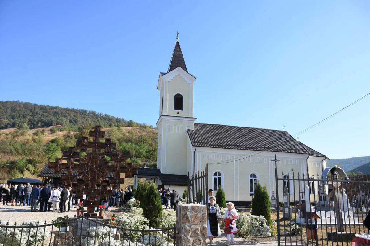 Slujiri arhiereşti în Duminica a 18-a după Rusalii 127273