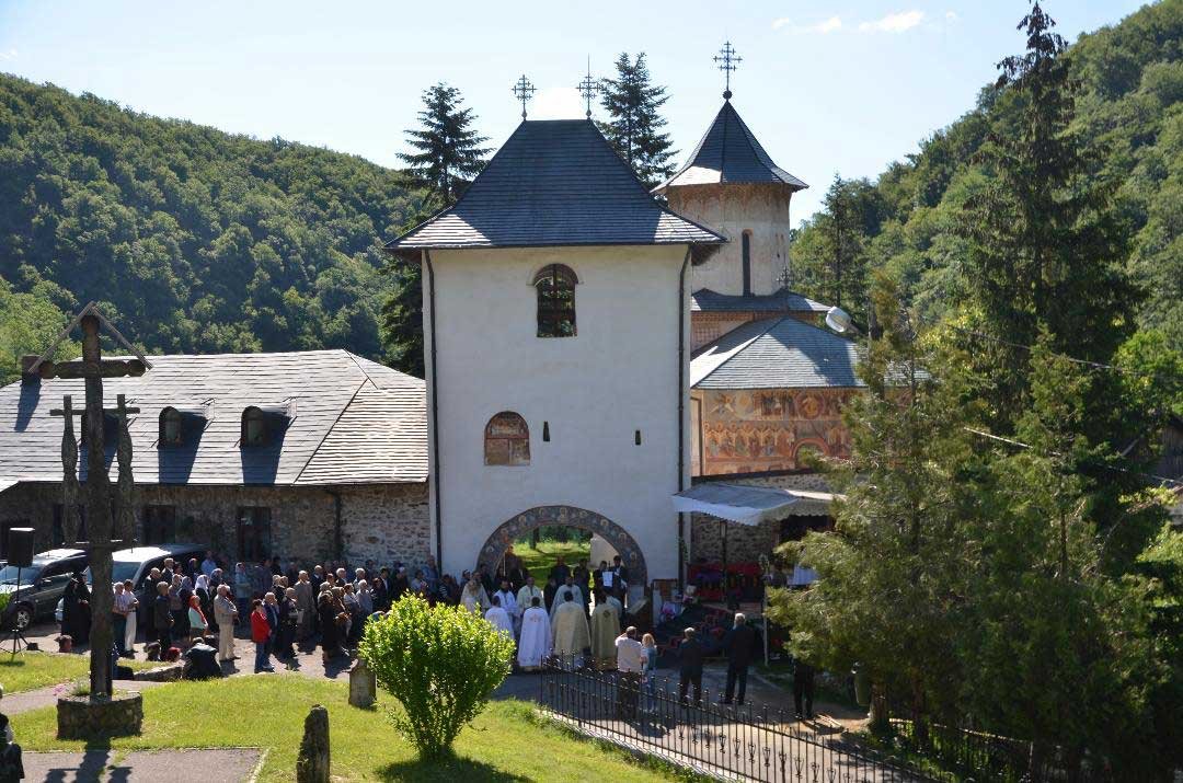 Arhimandritul Pavel Nicolaescu, prohodit la Topolniţa 127316