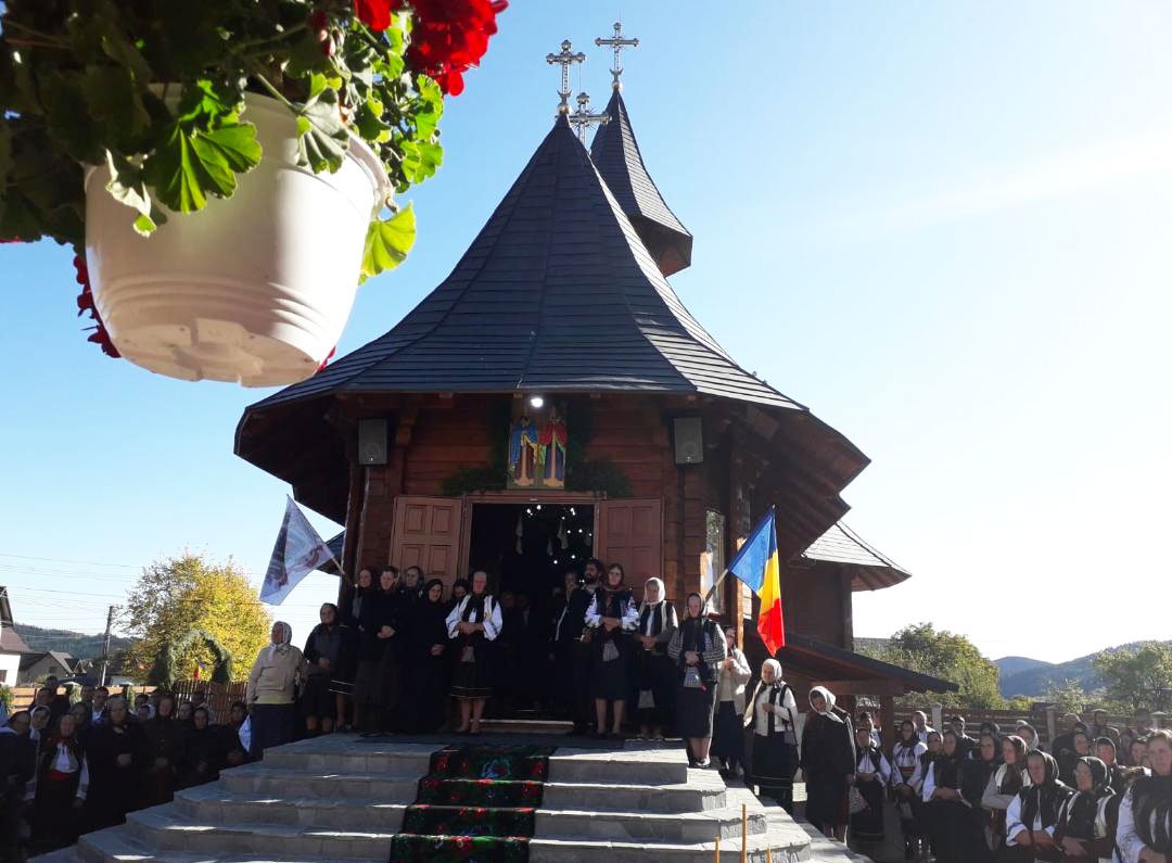 Moaştele Sfinţilor Împăraţi Constantin şi Elena la hramul Parohiei Straja II 127890