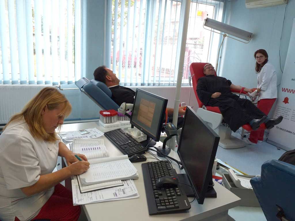 Preoţii din Protopopiatul Baia Mare au donat sânge 127400