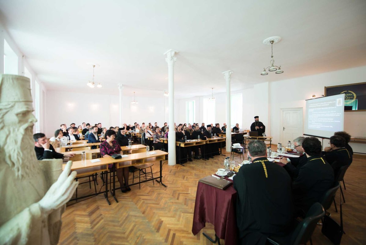 Trei teze de doctorat notate cu „Excelent”, la Facultatea de Teologie Ortodoxă din Iaşi 127409