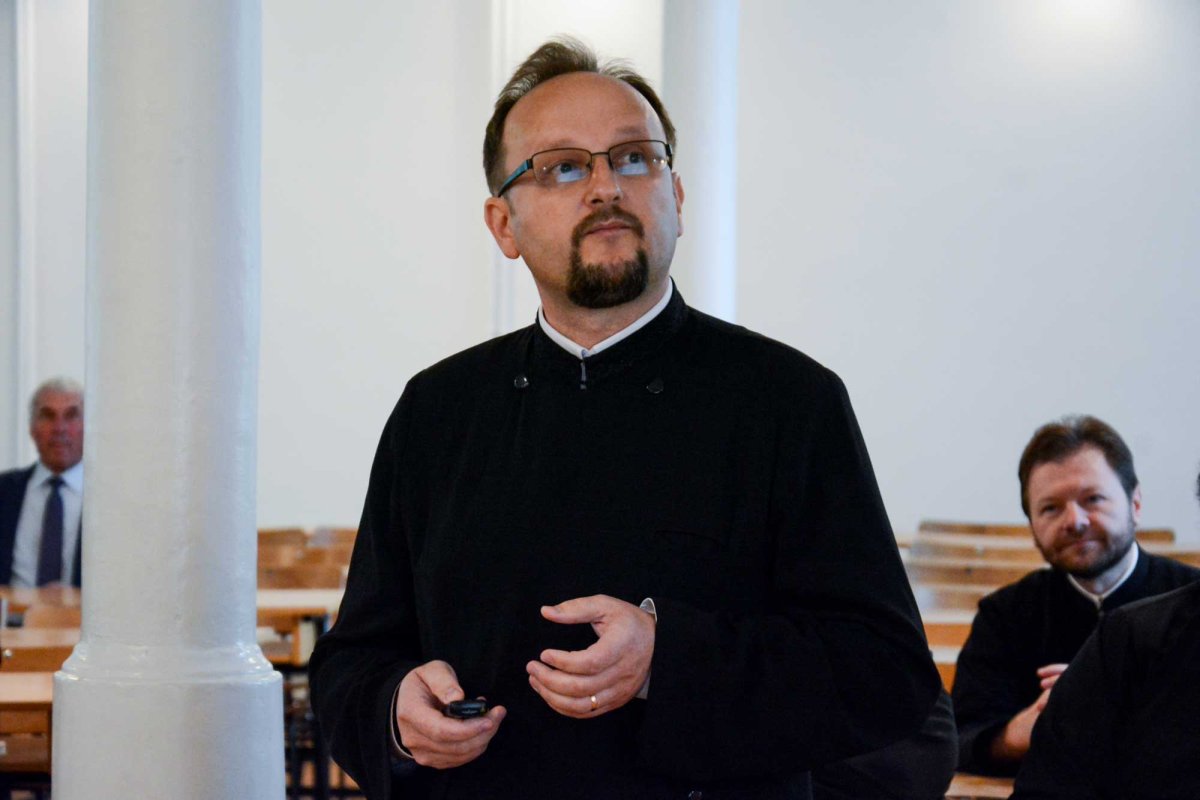 Trei teze de doctorat notate cu „Excelent”, la Facultatea de Teologie Ortodoxă din Iaşi 127410