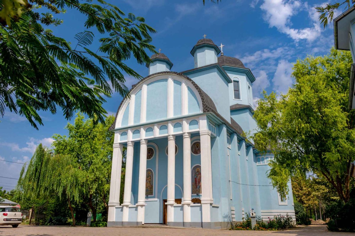 Biserica Albastră din Amara și elanul tinereții 127433