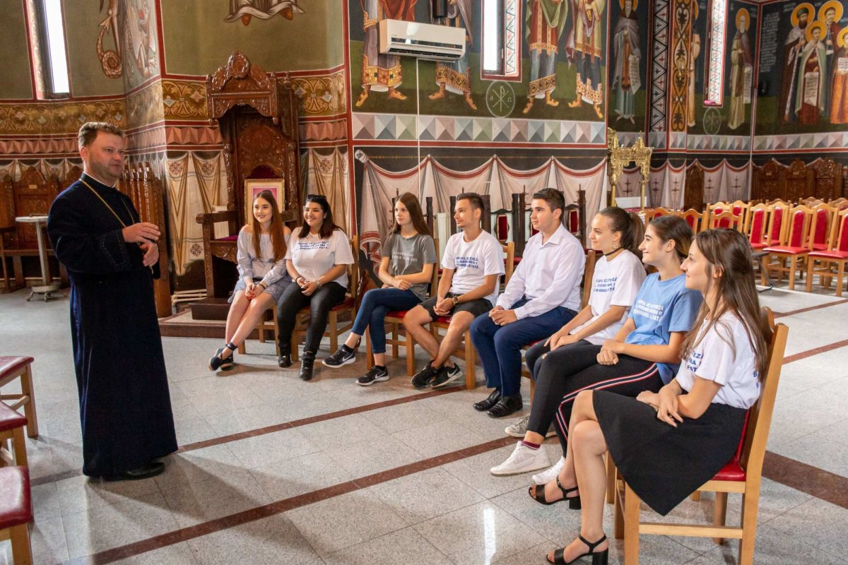 Biserica Albastră din Amara și elanul tinereții 127437