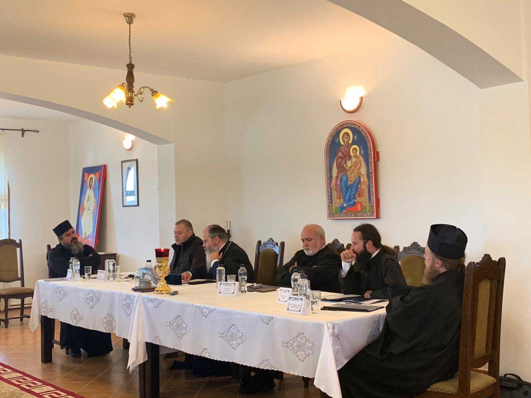„Monahismul în cadrul Episcopiei Huşilor - trecut, prezent, viitor” 127476