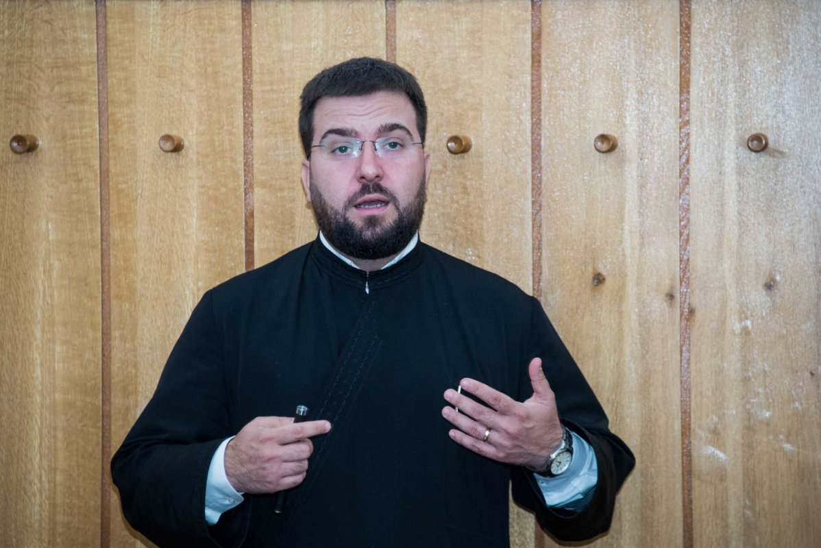 Teză de doctorat în Ştiinţele Educaţiei susţinută de un preot din Iaşi 127590