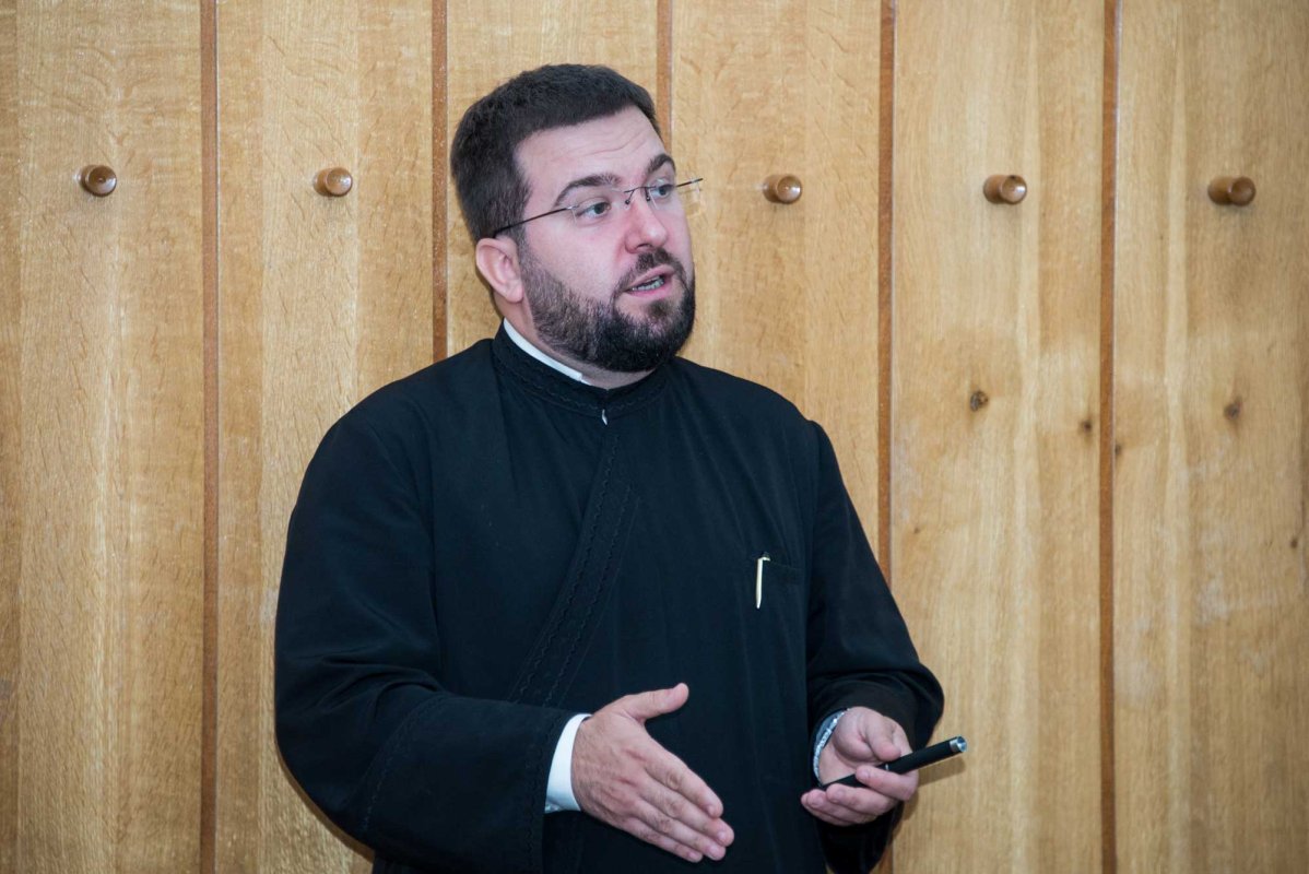 Teză de doctorat în Ştiinţele Educaţiei susţinută de un preot din Iaşi 127591