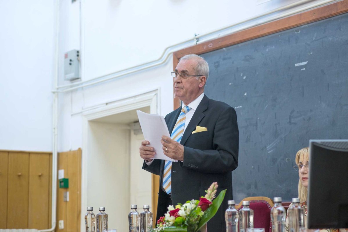 Teză de doctorat în Ştiinţele Educaţiei susţinută de un preot din Iaşi 127594