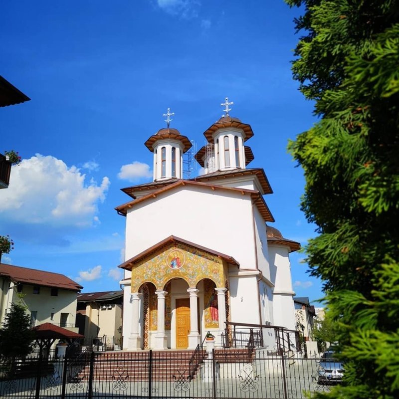 Maica Domnului, acoperământul celor credincioşi 127814