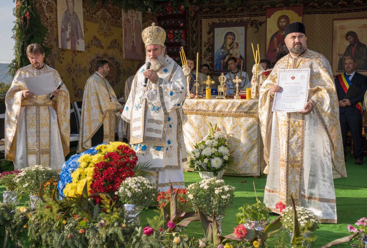 Sfinţire de biserică în parohia băcăuană Bălăneasa 127713