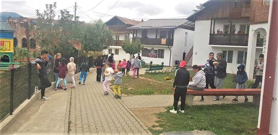 Daruri din Cisnădie - Sibiu, pentru copiii de la Valea Plopului 127932