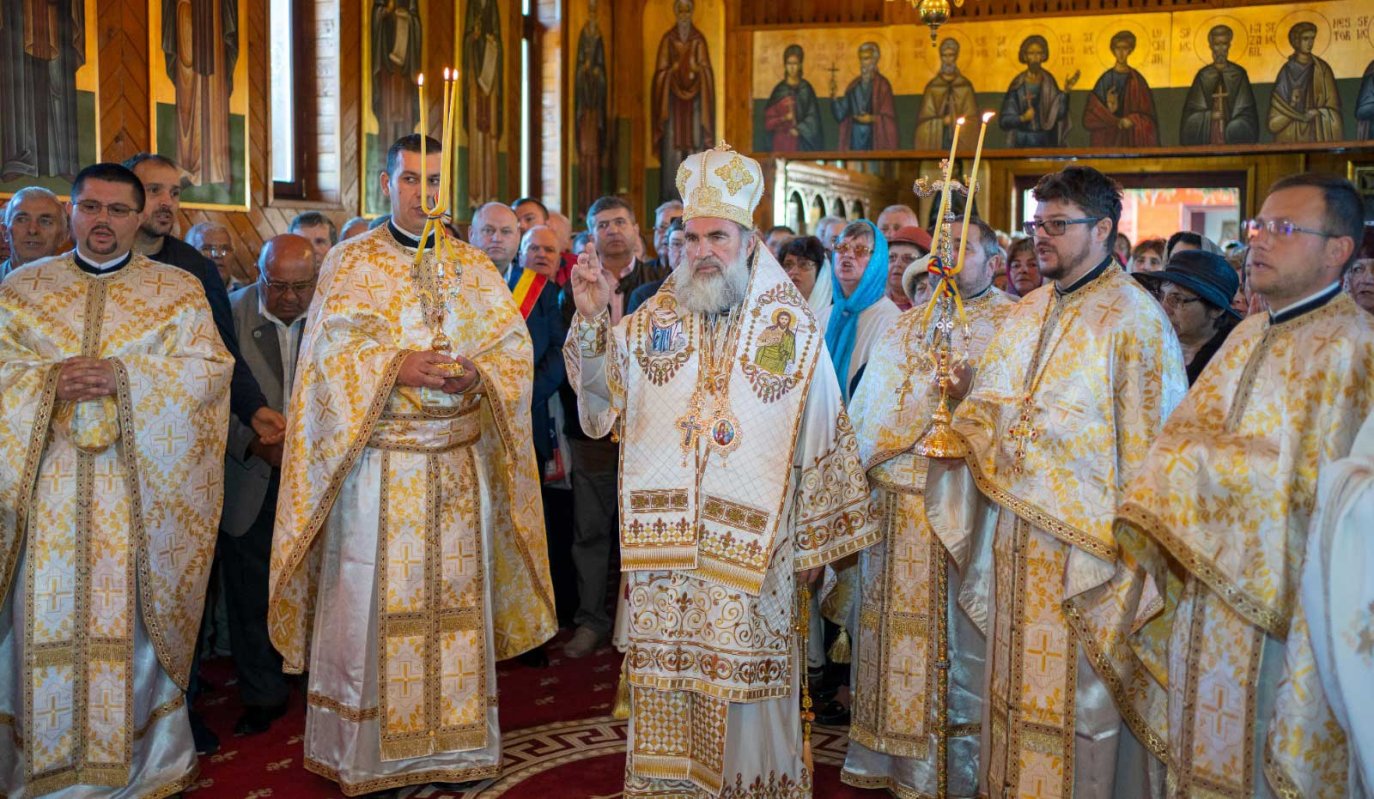 Hramul metocului chiriarhal de la Valea Budului 128059